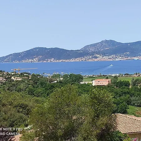 Dans Avec Piscines 4-6 Personnes Briloc Ferienhaus