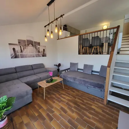 Dans Avec Piscines 4-6 Personnes Briloc Ferienhaus *