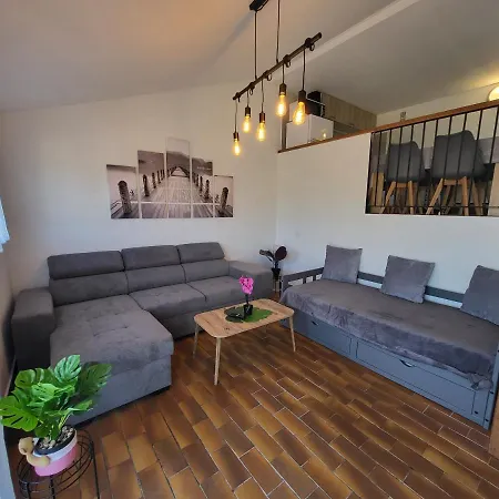 Dans Avec Piscines 4-6 Personnes Briloc Ferienhaus *