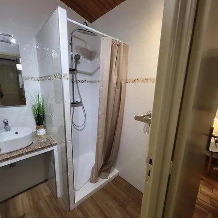 Dans Avec Piscines 4-6 Personnes Briloc Porticcio (Corsica)