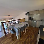 Dans Avec Piscines 4-6 Personnes Briloc * Porticcio (Corsica)