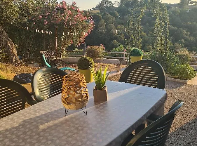 Dans Avec Piscines 4-6 Personnes Briloc 度假居