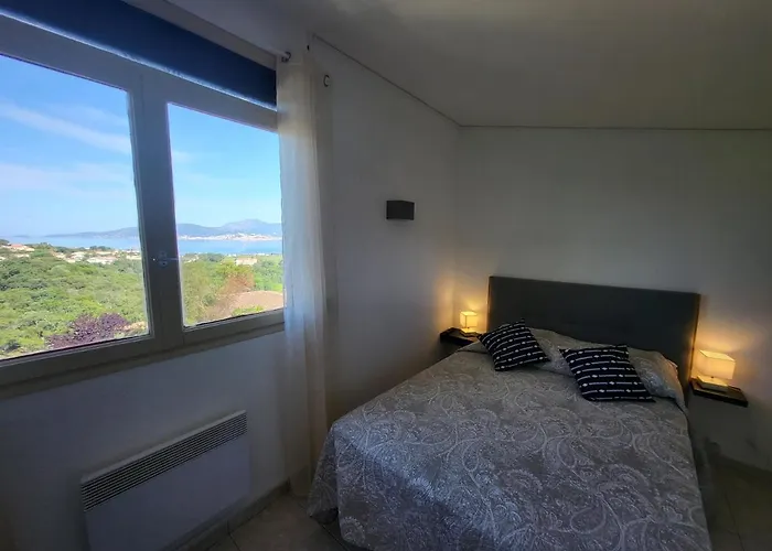 Dans Avec Piscines 4-6 Personnes Briloc