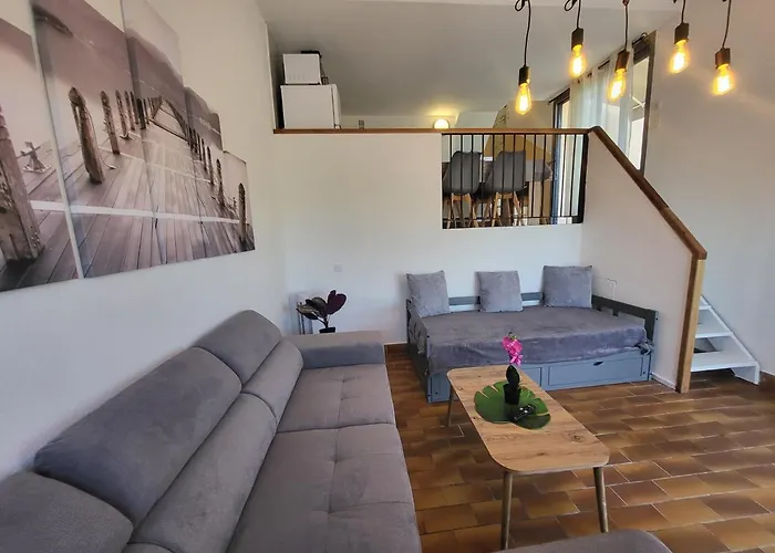 Dans Avec Piscines 4-6 Personnes Briloc