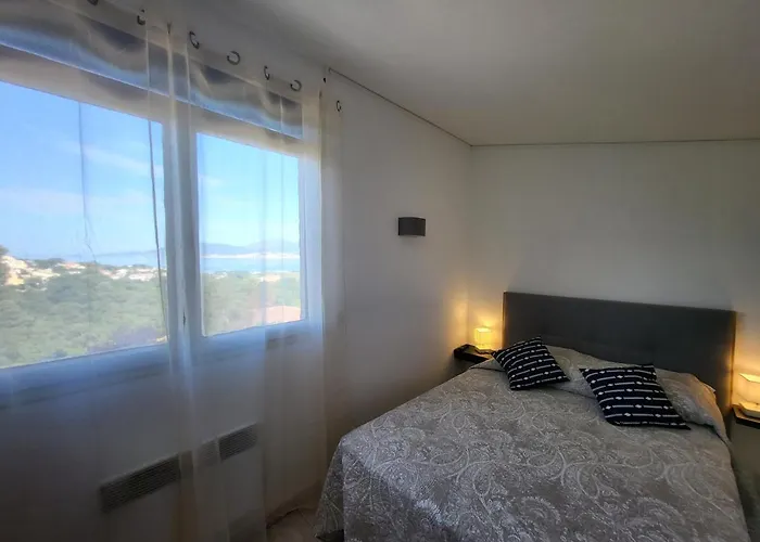 Vakantiehuis Dans Avec Piscines 4-6 Personnes Briloc Porticcio (Corsica)